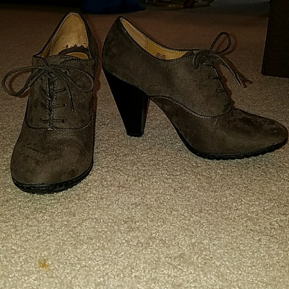 Oxford style heels